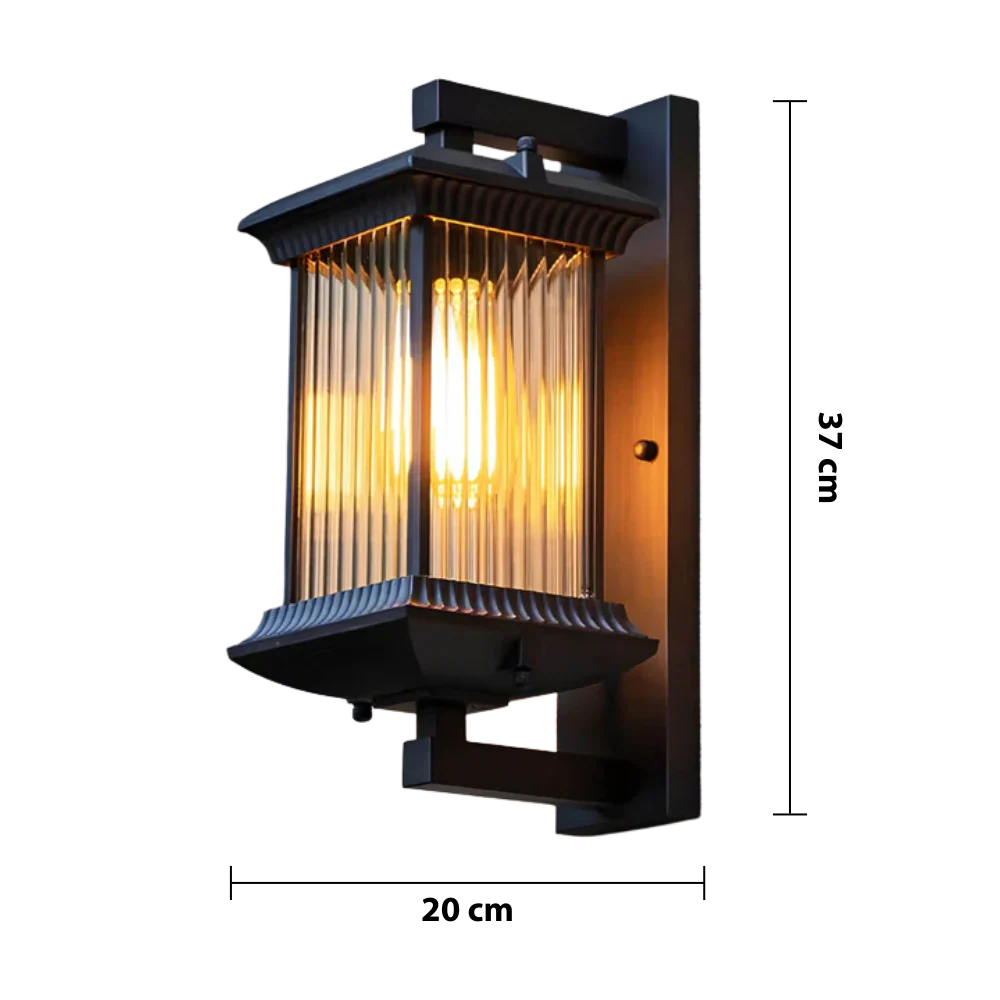 Classic outdoor wall light, lantern style