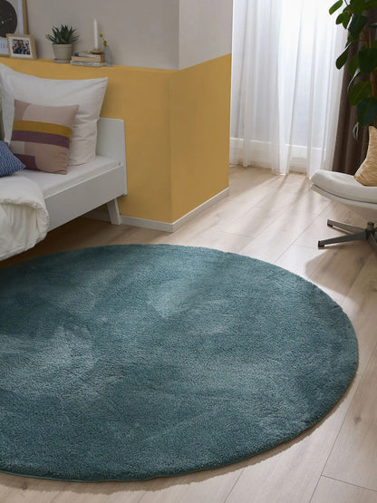 Modern high-pile carpet