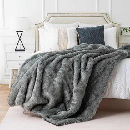 Fox Fur Throw – Enjoy Pure Opulence