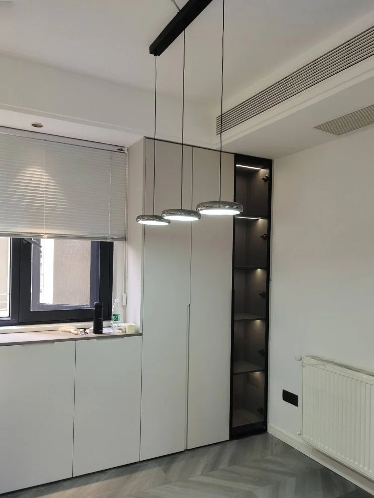 Elegant Aluminum Pendant Lamp