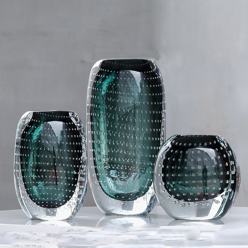 Elegant Glass Vase – Timeless Art & Craftsmanship