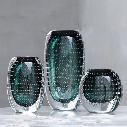 Elegant Glass Vase – Timeless Art & Craftsmanship