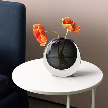 Elegant Glass Vase – Timeless Art & Craftsmanship