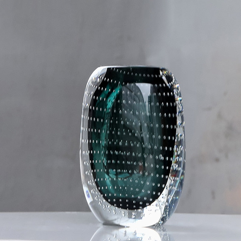 Elegant Glass Vase – Timeless Art & Craftsmanship
