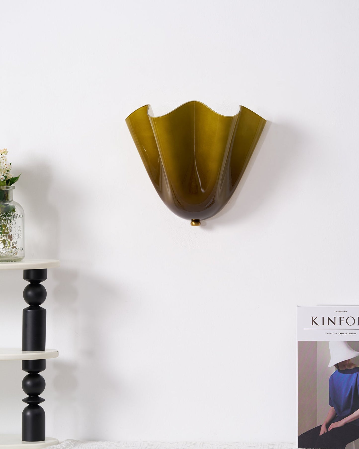 Petal Glass Wall Lamp