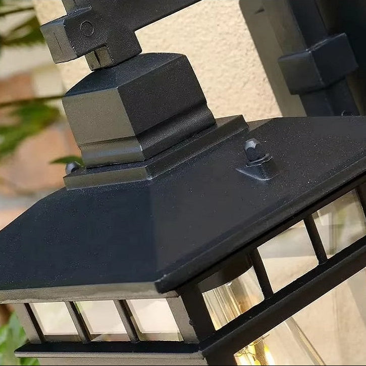 Classic Outdoor Wall Lantern