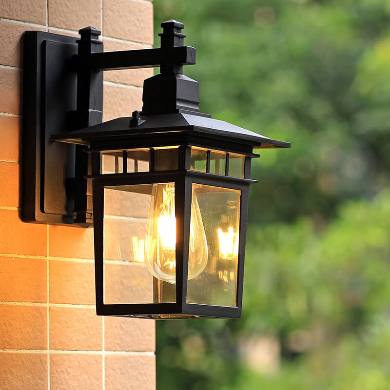 Classic Outdoor Wall Lantern