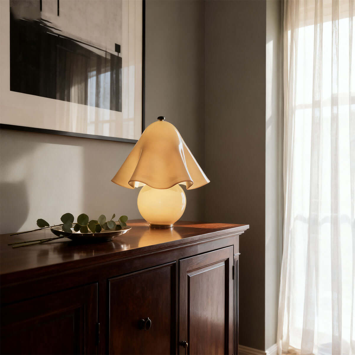 Ruffled Glass Table Lamp