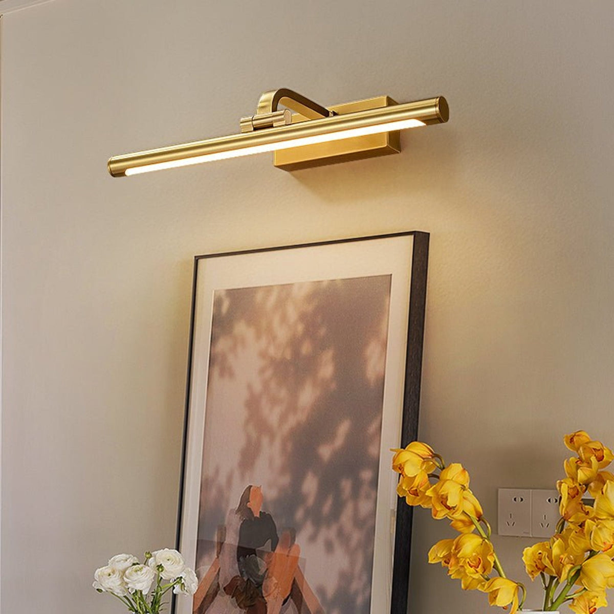 Adjustable Gold Picture Light