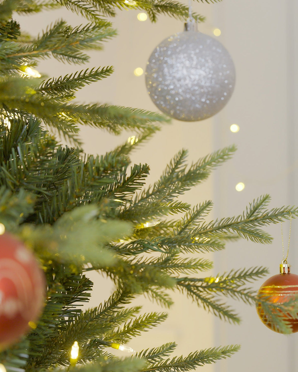 Skovra Classic PE/PVC 12ft Pre-Lit Christmas Tree