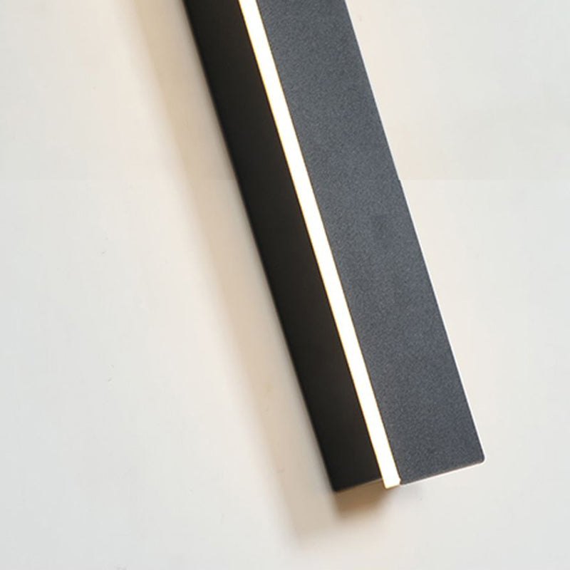Veldrin Minimalist Slim Black Metal Outdoor Wall Light