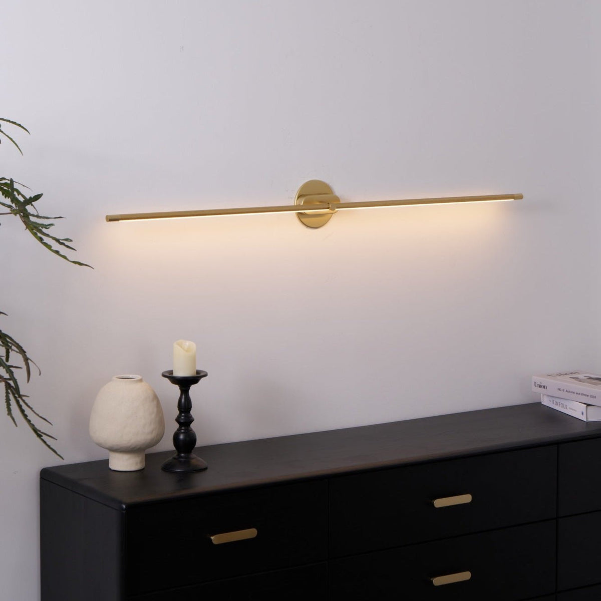 Arvenna Minimalist Aluminium Picture Wall Light