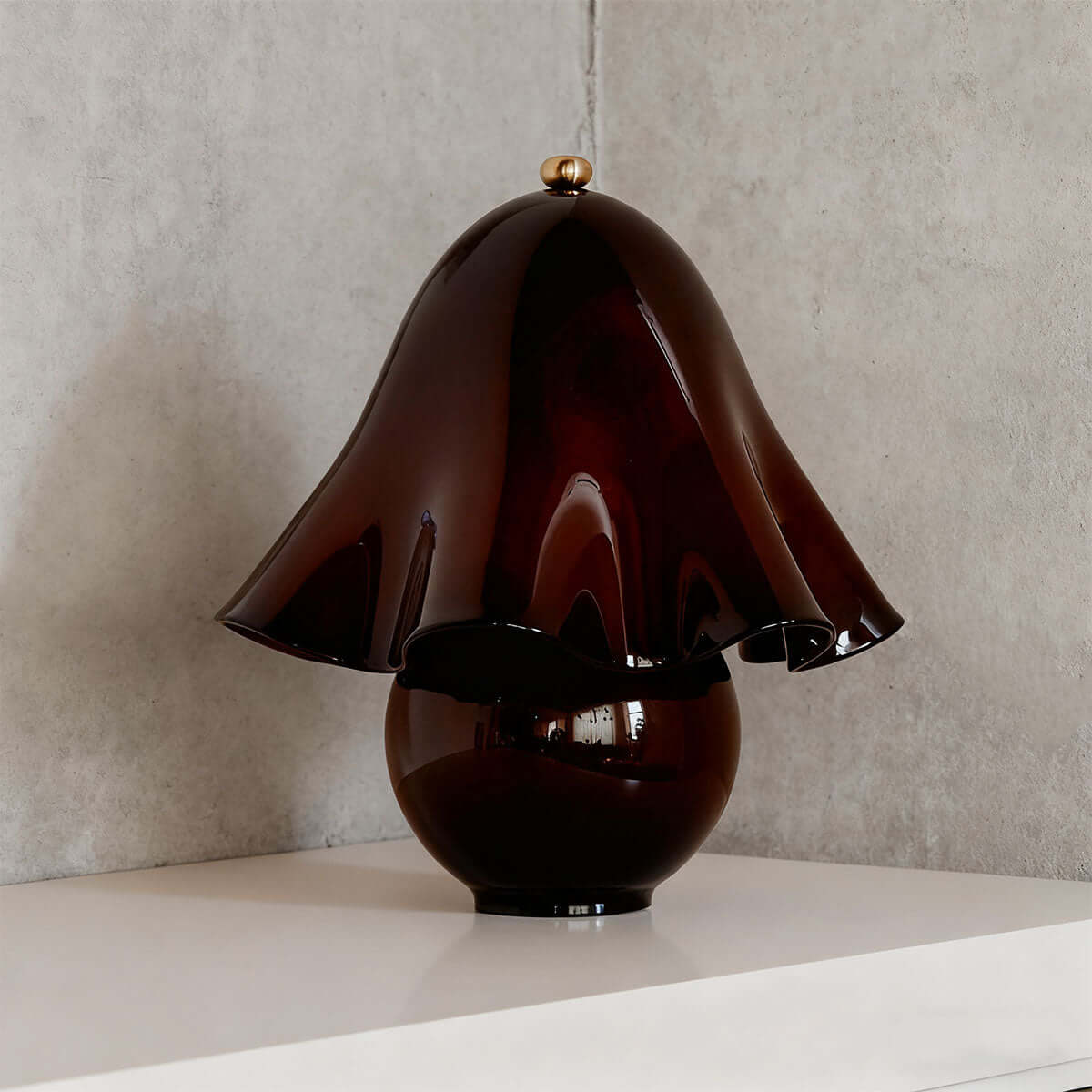 Ruffled Glass Table Lamp