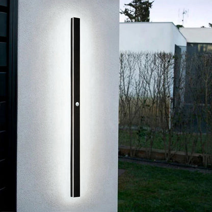 Veldrin Minimalist Slim Black Metal Outdoor Wall Light