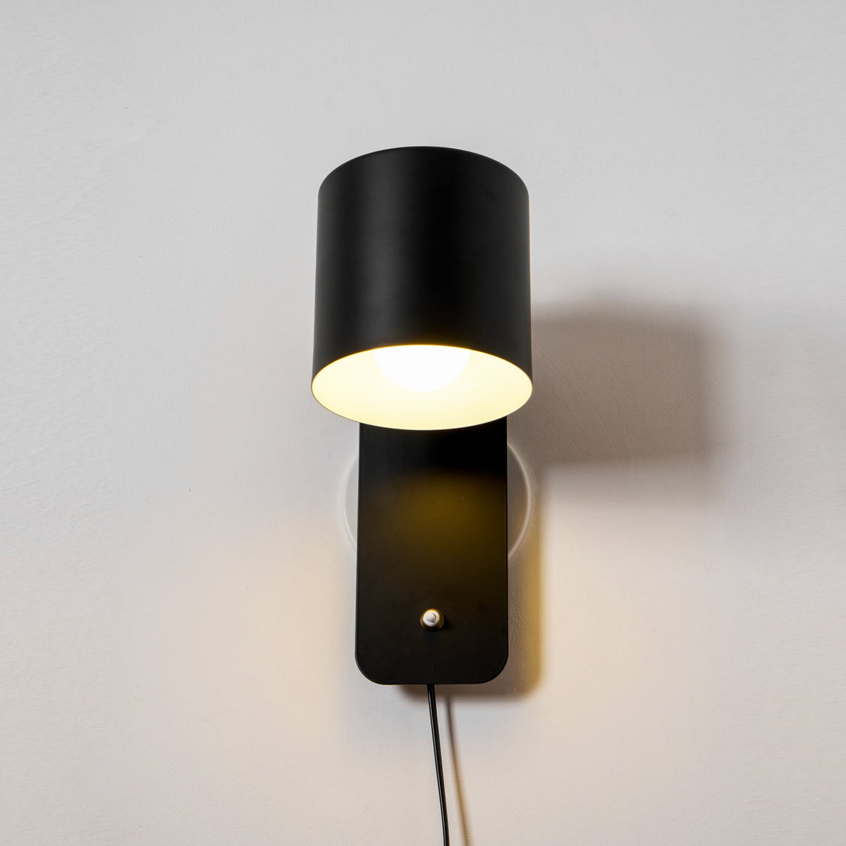 Rotating Cylinder Plug-In Sconce