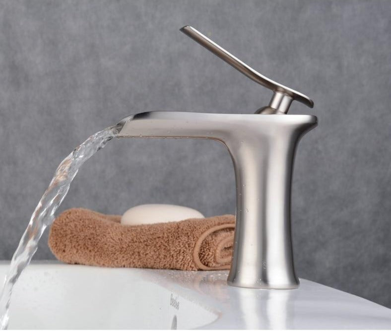 Modern Waterfall Bathroom Faucet – Style & Elegance