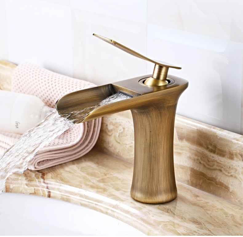 Modern Waterfall Bathroom Faucet – Style & Elegance