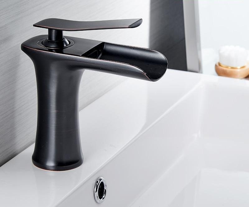 Modern Waterfall Bathroom Faucet – Style & Elegance
