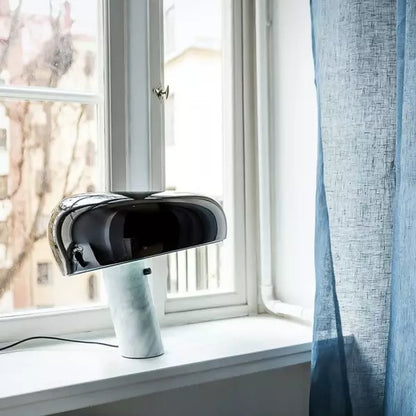 Iconic table lamp with marble base