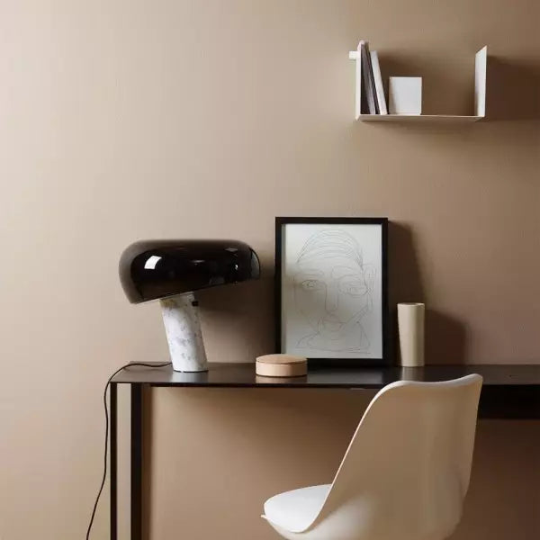 Iconic table lamp with marble base