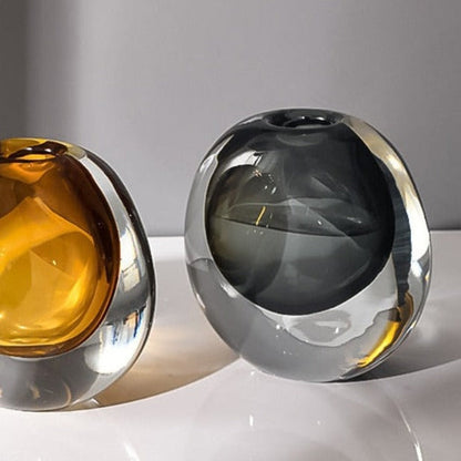 Elegant Glass Vase – Timeless Art & Craftsmanship