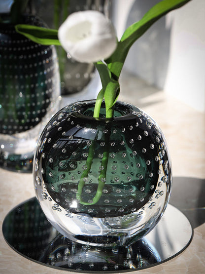 Elegant Glass Vase – Timeless Art & Craftsmanship